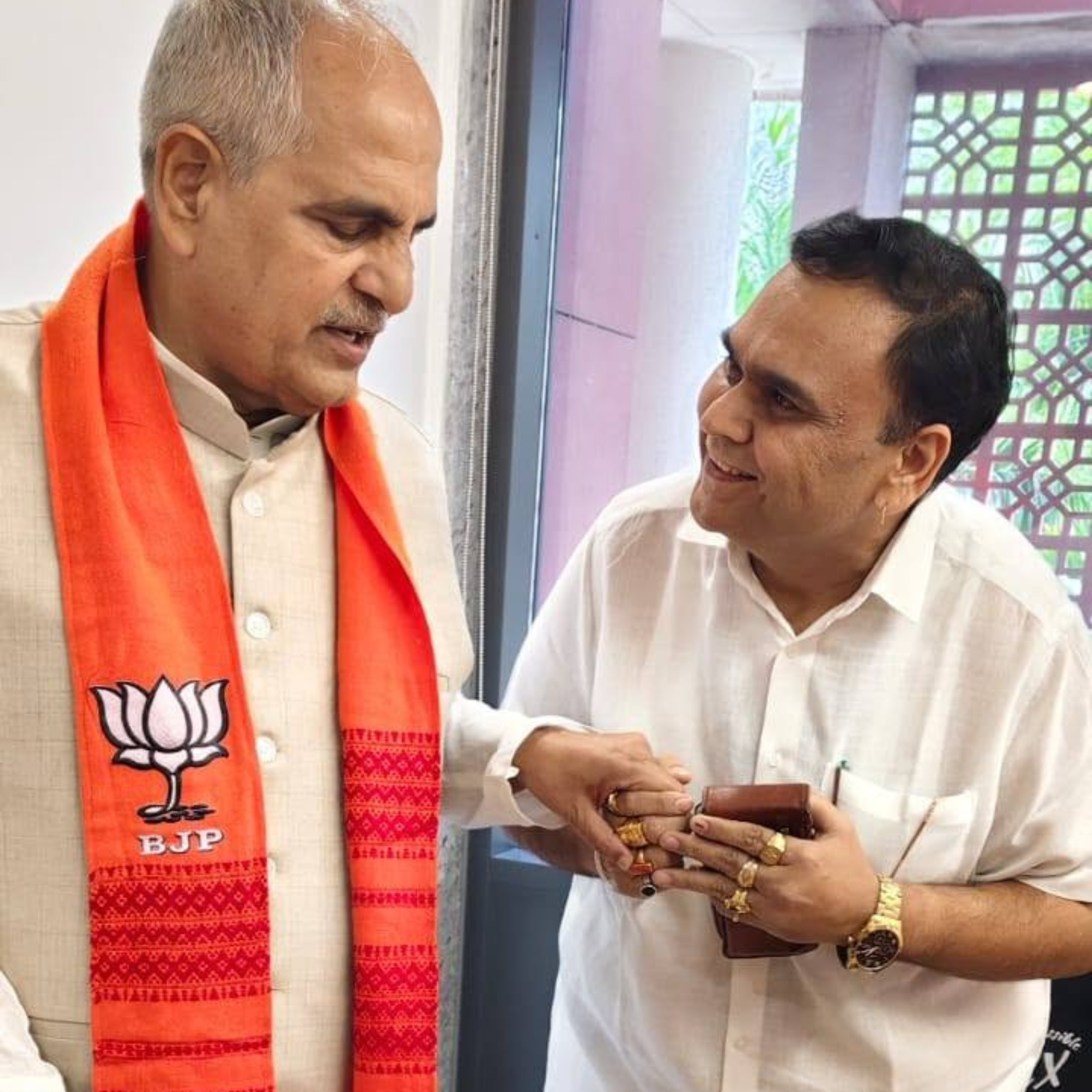 તા.૦૫-૦૬-૨૦૨૬ ના રોજ રાષ્ટ્રીય ભારતીય જનતા પાર્ટી મુખ્ય કાર્યાલય દિલ્હી ખાતે ભારતીય જનતા પાર્ટીના રાષ્ટ્રીય સંગઠક (વરિષ્ઠ કાર્યકર્તા સંપર્ક) શ્રી નાગેન્દ્રનાથ ત્રિપાઠીજી સાથે શુભેચ્છા મુલાકાત લીધી. 